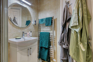 Bedroom One (En-Suite)- click for photo gallery